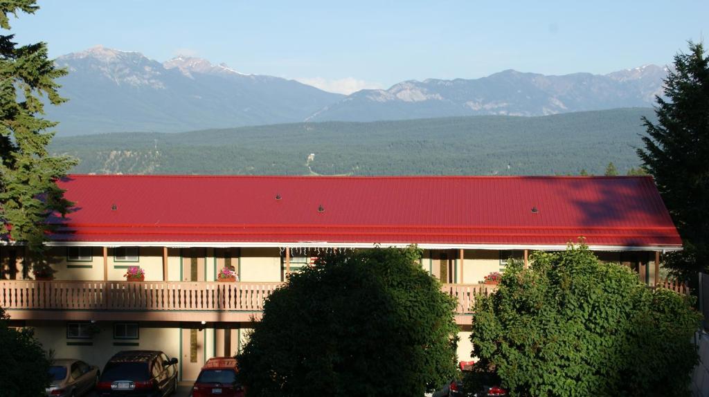 Rocky Mountain Springs Lodge Рейдиум-Хот-Спрингс Экстерьер фото